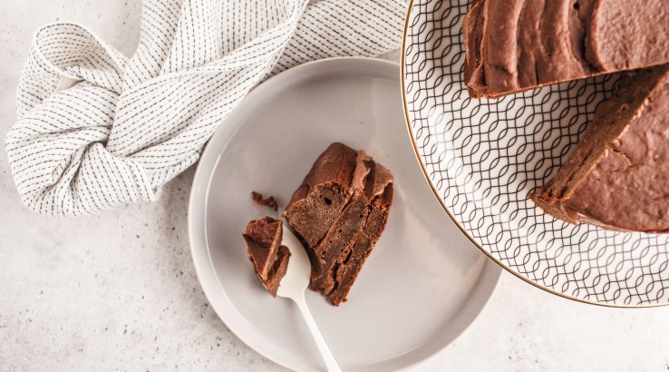 Веганський шоколадний торт з глазур'ю