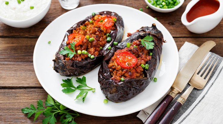 Запечений баклажан з фаршем