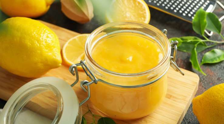 Вишуканий десерт з лимоном та яйцем