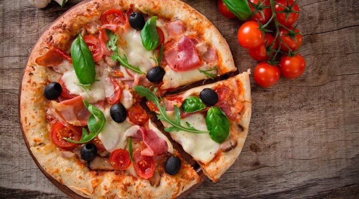 Бабусина піца з шинкою