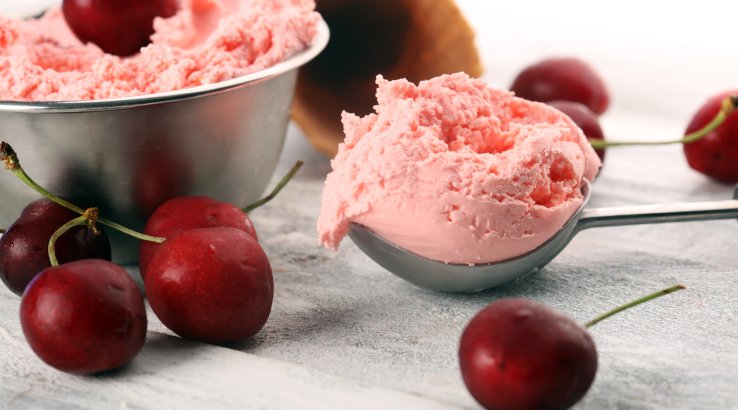 Морозиво з черешнею
