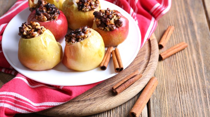 Яблука запечені з горіхами