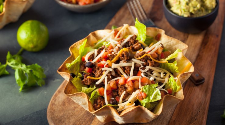 Салат с говяжьим фаршем и овощами