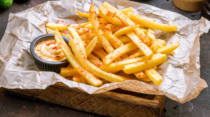 Запечена картопля фрі в духовці