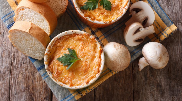 Жульєн із шинкою, сиром і овочами