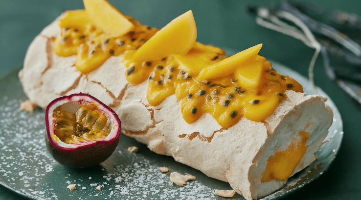 Меренговий рулет з маракуєю