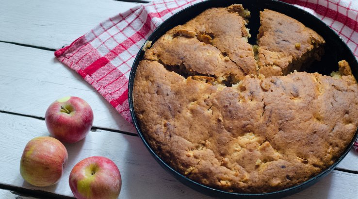 Шарлотка без цукру та борошна