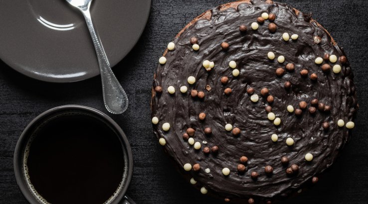 Торт в шоколадній глазурі