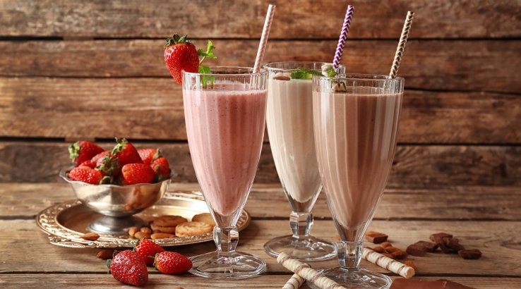 Полуничний молочний коктейль