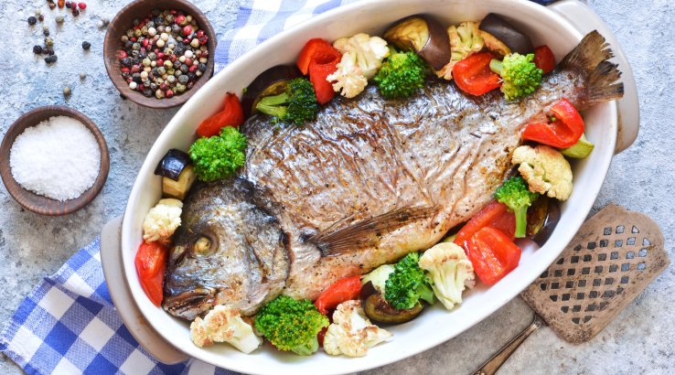 Дорадо з томатами та цвітною капустою