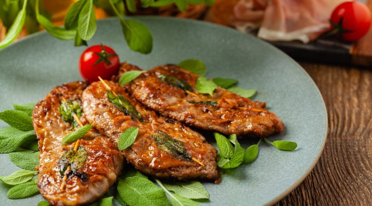 Сальтімбока з помідорами