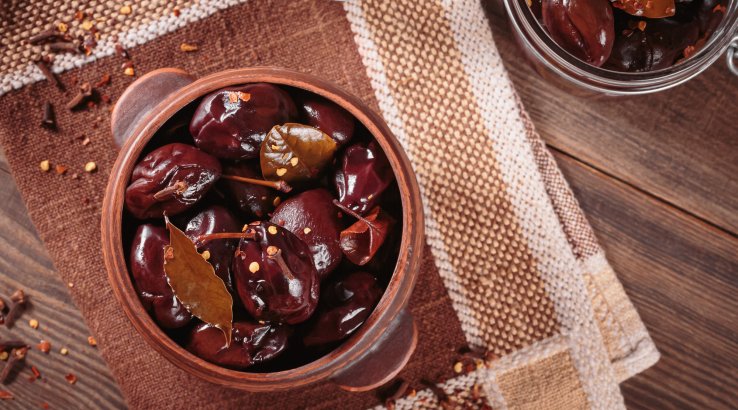 Мариновані сливи