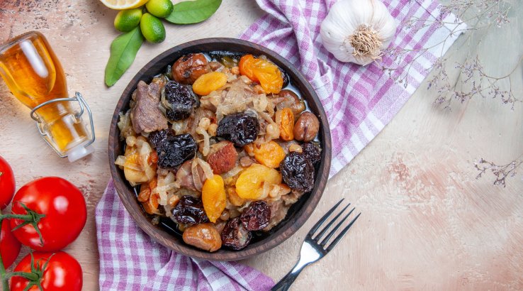 Рагу з яловичини з сухофруктами рецепт