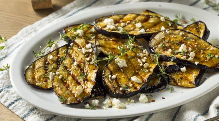 Запечені баклажани із фетою та горіхами