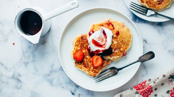 Оладки з полуницею