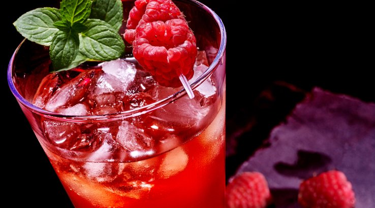 Ягідний кулер з малиною та базиліком