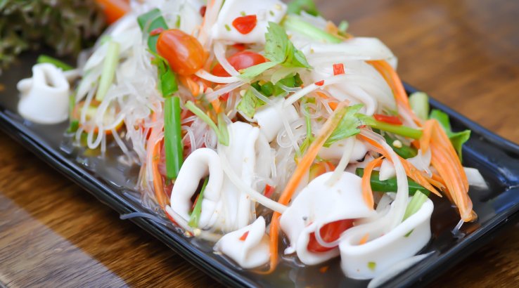 Салат з пекінської капусти і локшини - рецепт