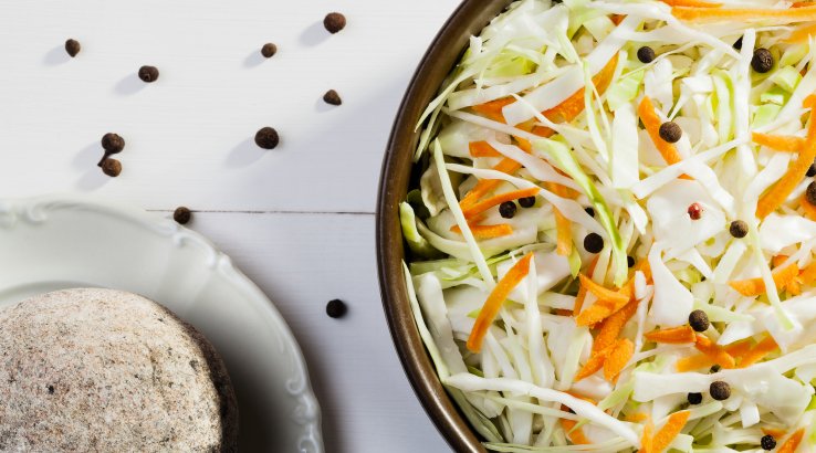 Маринована капуста з овочами