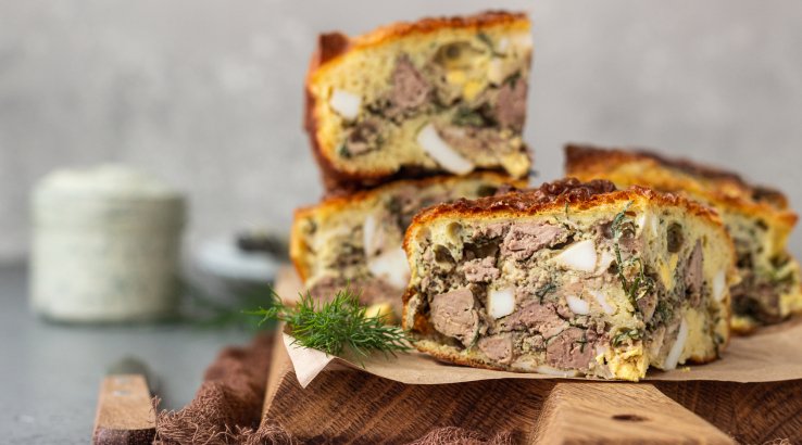 Рецепт заливного пирога з курячою печінкою і яйцями