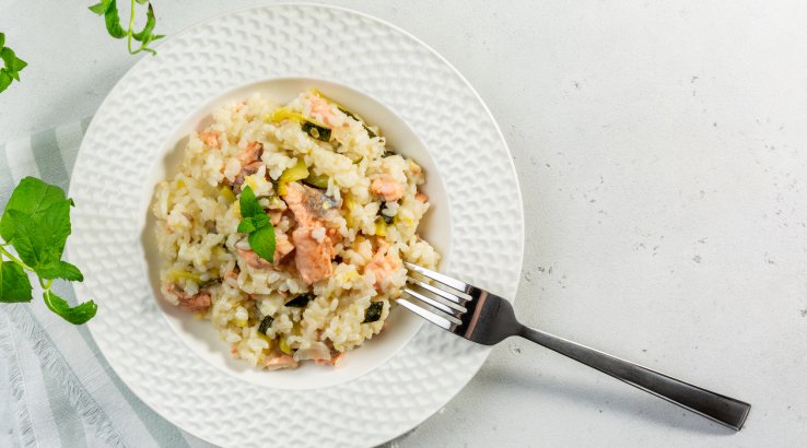 Ризото з сьомгою та овочами