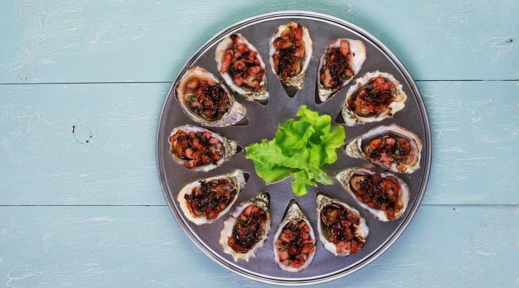 Запечені устриці з беконом