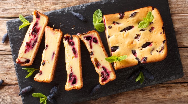 Пиріг з жимолостю