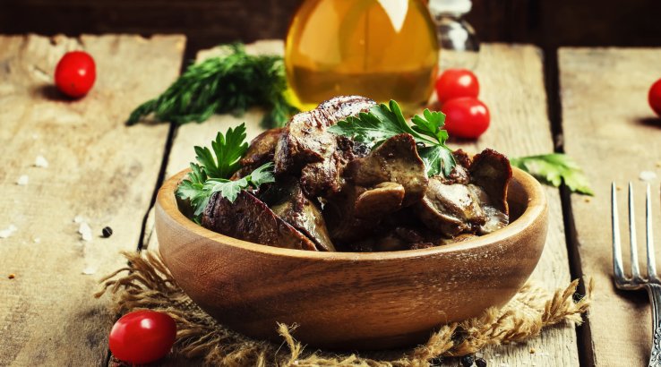 Куряча печінка з соленими огірками