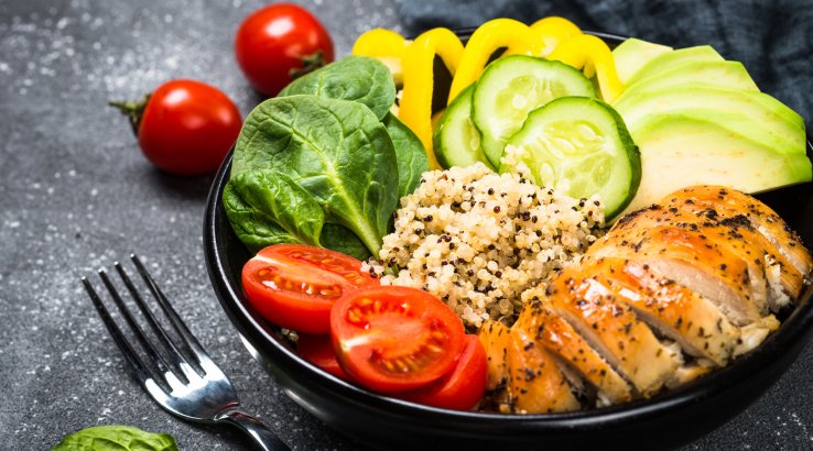 Кіноа, курятина, овочі