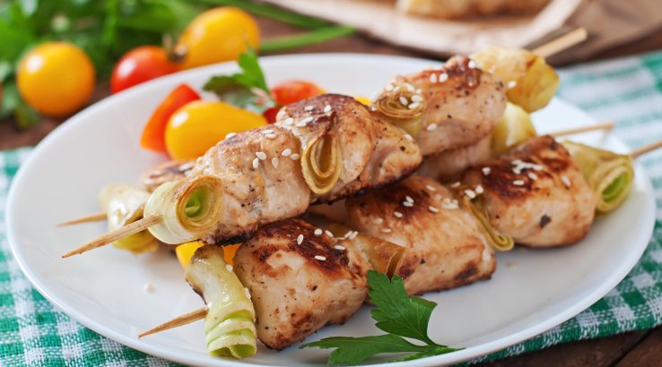 Шашлички з курки і кабачків