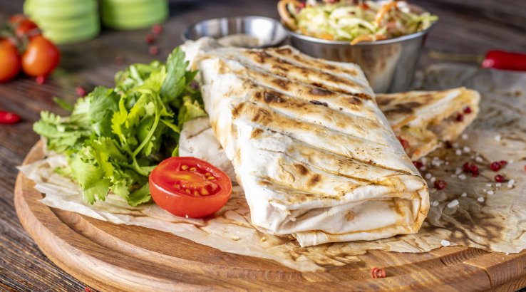 Шаурма на мангалі