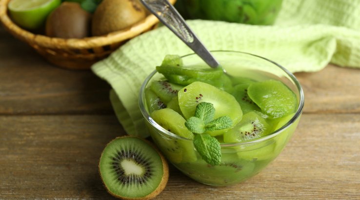 Мариноване ківі з чилі