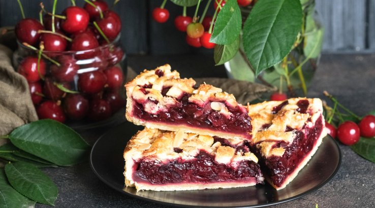 Пиріг з вишнями