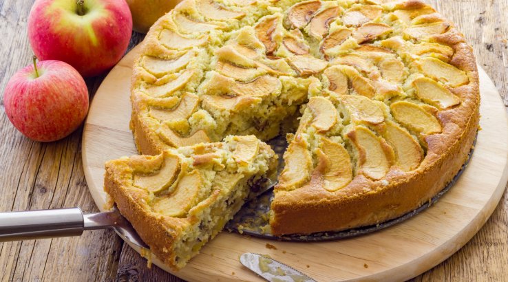 Шарлотка на сковороді