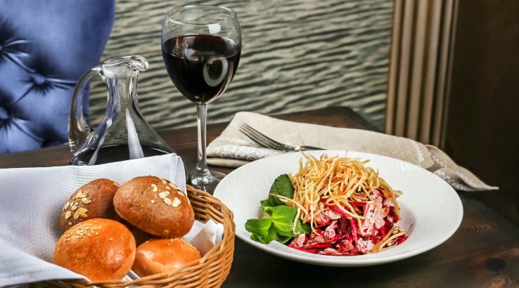 французький салат із буряком