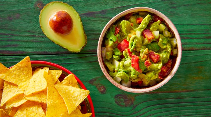 Сальса з персиками та авокадо