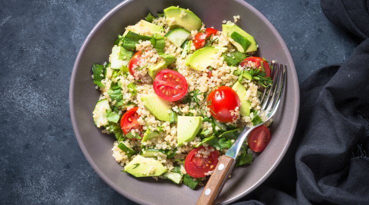 Салат з авокадо та кіноа