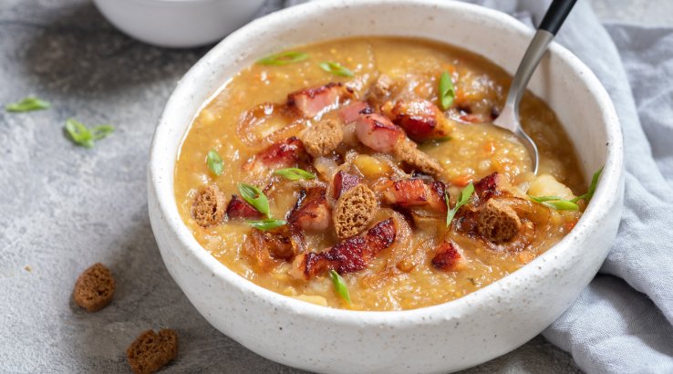 Гороховий суп з копченостями