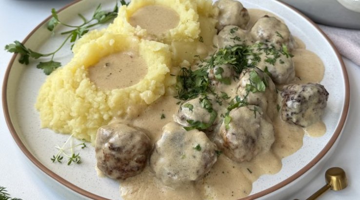 Мітболи в соусі