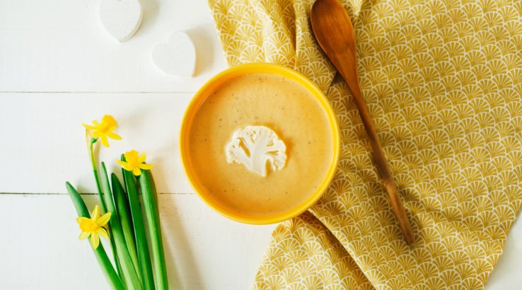 Суп з цвітною капустою і карі