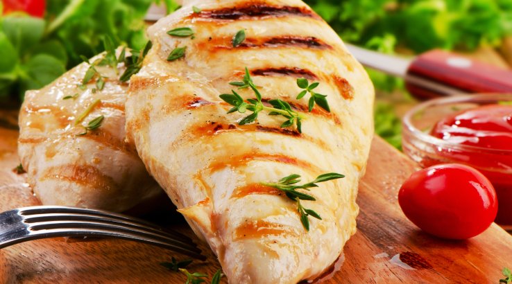 Куряче філе в маринаді на мангалі