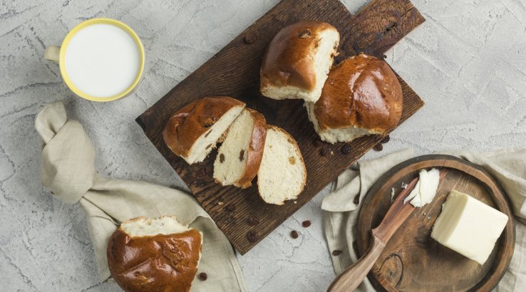 Грузинський солодкий хліб з родзинками