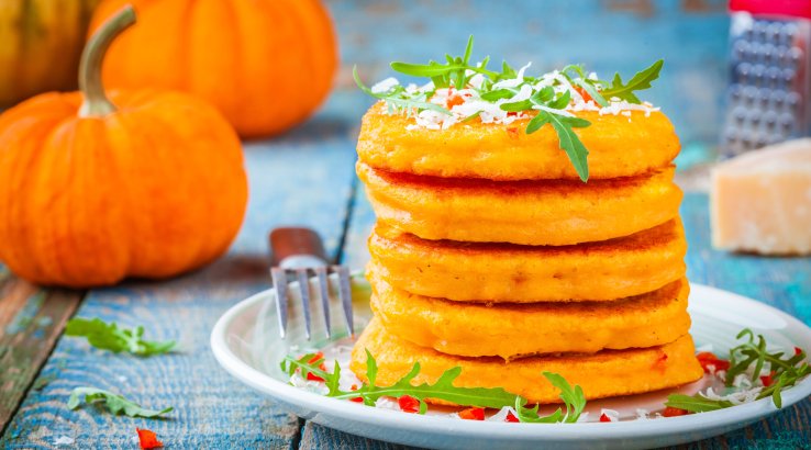 Гарбузові сирники з начинкою з твердого сиру