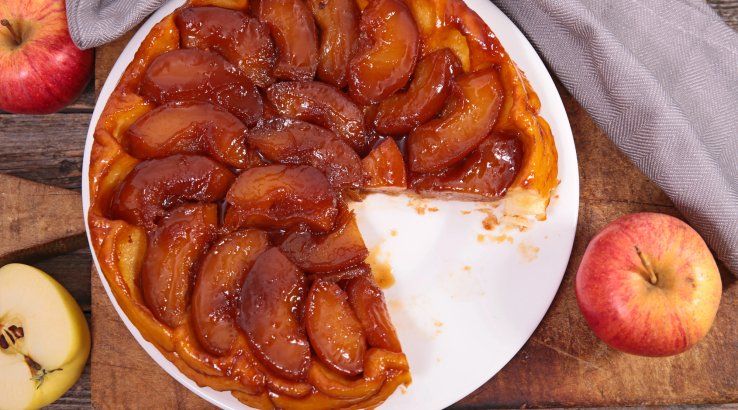 Тарт татен з яблуками та горіхами