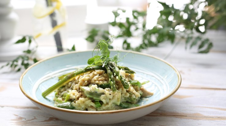 Ризото з рредискою, аспарагусом та артишоками