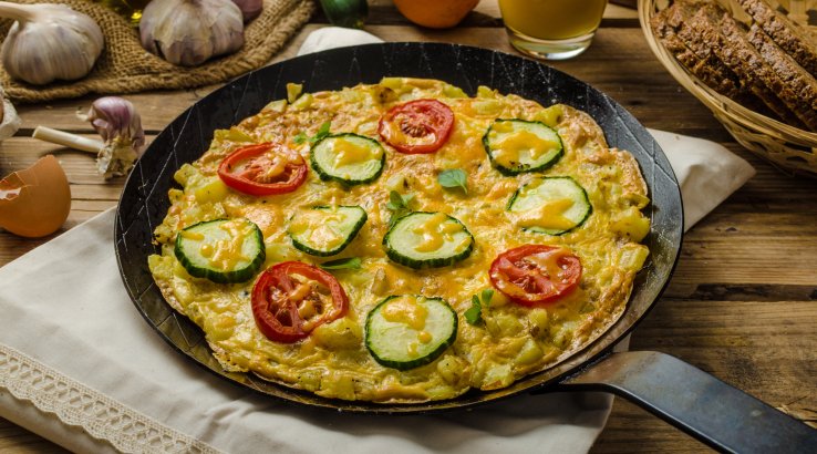 Омлет с огурцами