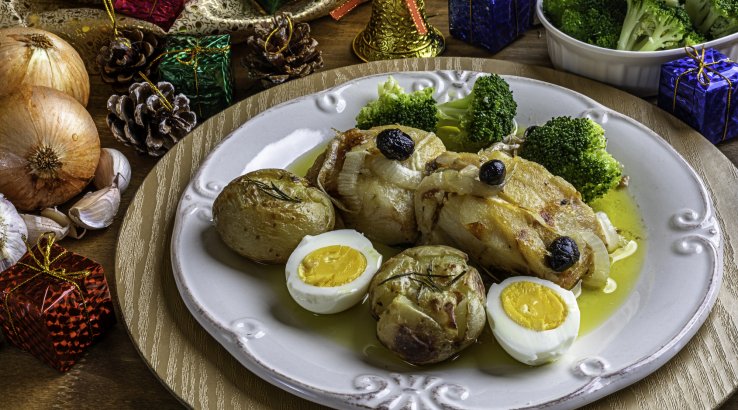 Риба з овочами в кефірі