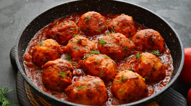 Свинячі котлети у соусі