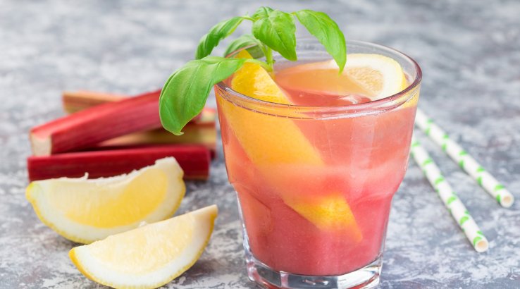 Напій з ревеню