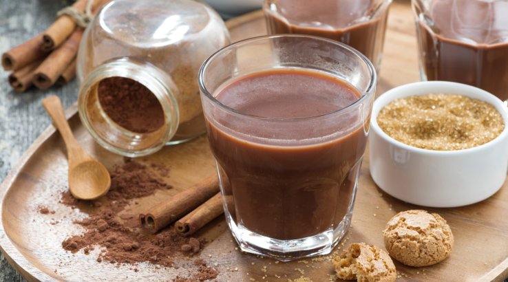 Гарячий шоколад з арахісовою пастою