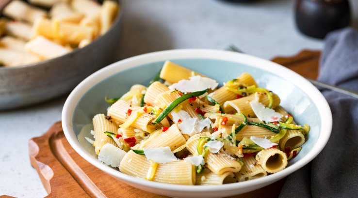 Паста ригатоні з овочами